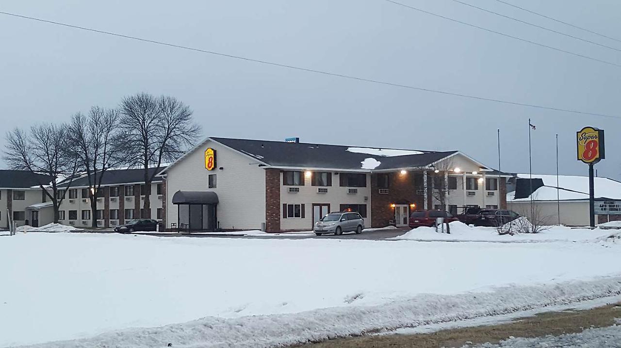 Super 8 By Wyndham Plover Stevens Point Area Extérieur photo